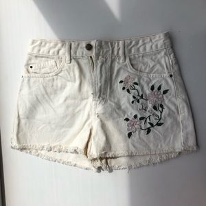 Zara embroidery off-white denim shorts